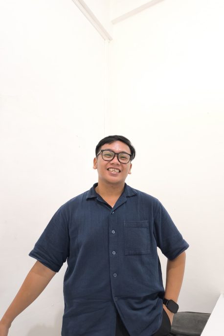 Michel Stevent Loren, S.Pd.